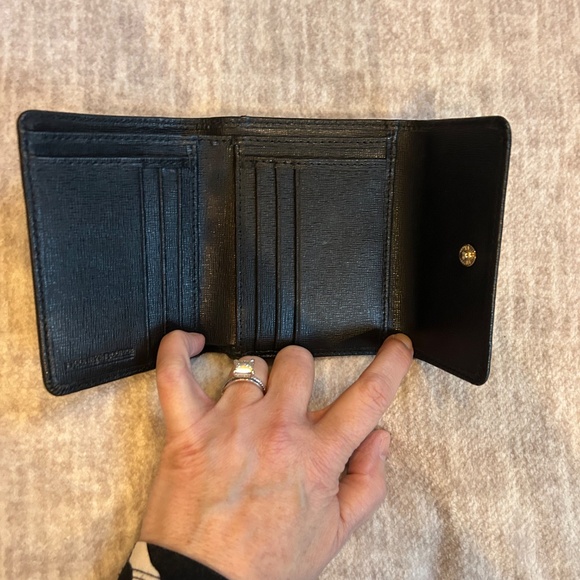 Authentic Dooney & Bourke Saffiano Leather Kyra Crossbody and Matching Wallet - Picture 15 of 16